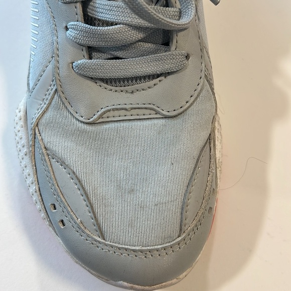 Puma - pink, gray, and black, 8.5 running shoe - Picture 4 of 9